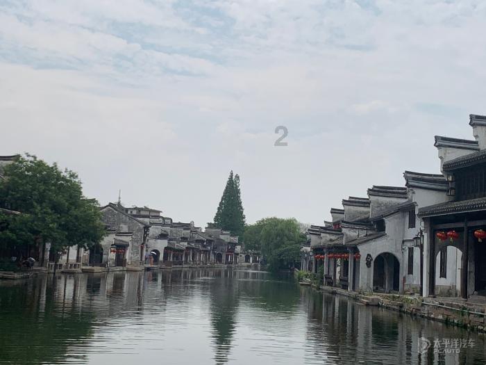 全国首座AI微网超充放电站在台州正式启用
