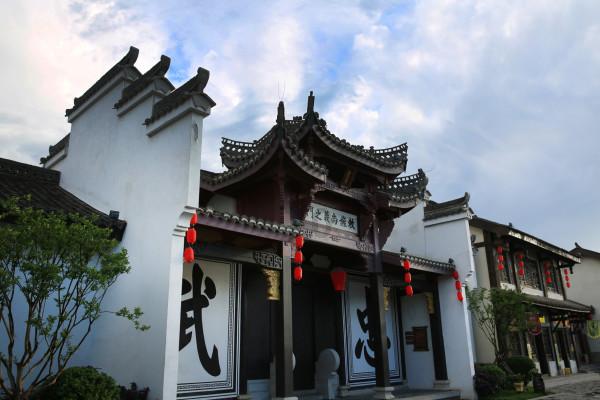 汪星人爱健身:闹钟一响就开练,这扭臀动作太销魂……